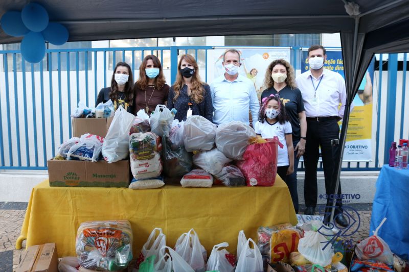 Colégio Objetivo Nova Odessa arrecada meia tonelada de alimentos em Drive Thru Solidário